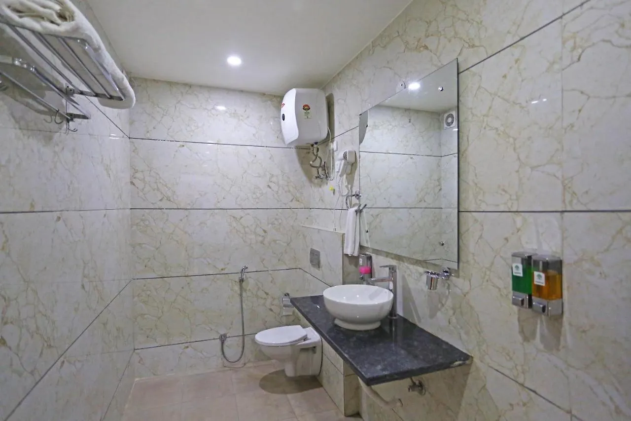 Hotel Decent Suites - Delhi Airport New Delhi 4*,
